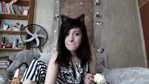 Snapshot of barbie_rococo chatting on 05-17-26, 10:28 barbie_rococo online show from 05-17-26, 10:28