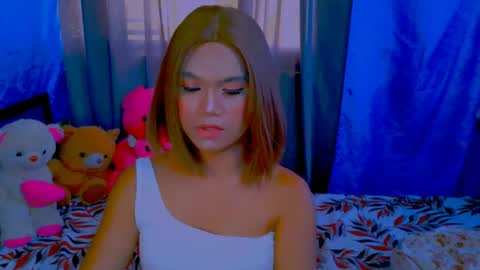 Snapshot of barbieee_hot chatting on 05-27-26, 01:57 Barbie online show from 05-27-26, 01:57