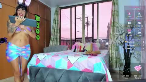 Snapshot of barbiefoxx chatting on 10-14-25, 08:20 Barbiefoxx online show from 10-14-25, 08:20