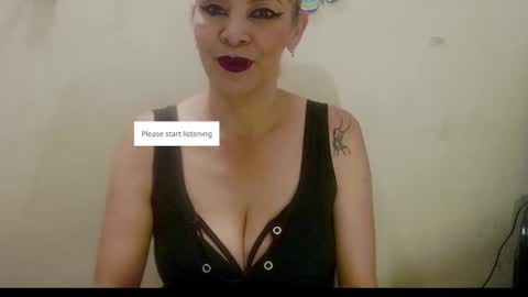 Snapshot of barbiemature chatting on 09-19-25, 10:54 barbiemature online show from 09-19-25, 10:54