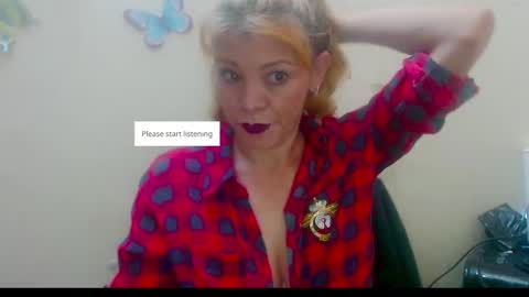 Snapshot of barbiemature chatting on 09-20-25, 11:28 barbiemature online show from 09-20-25, 11:28