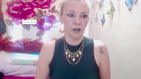 Snapshot of barbiemature chatting on 10-24-25, 12:01 barbiemature online show from 10-24-25, 12:01