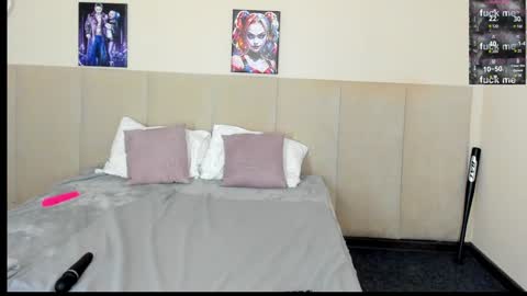 Snapshot of barbiemuscle1 chatting on 12-10-24, 01:00 Barbie online show from 12-10-24, 01:00