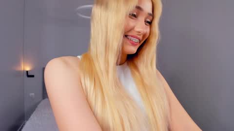 Snapshot of barbimia chatting on 05-10-26, 03:39 Mia online show from 05-10-26, 03:39