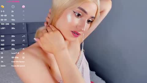 Mia online show from 06-30-26, 02:29