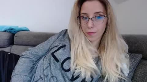 Lena online show from 05-04-26, 04:47