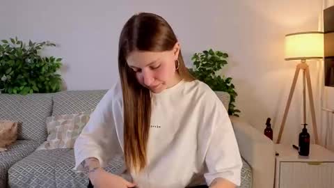 Elise online show from 11-30-25, 01:09