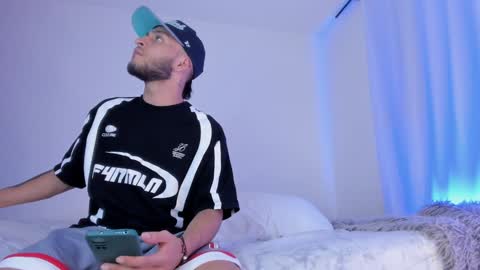 Bruce  online show from 01-09-25, 05:02