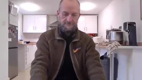 basiccamguy online show from 10-16-25, 08:48