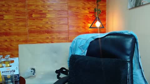 Snapshot of bastiaan_28 chatting on 12-22-24, 06:17 Bastian online show from 12-22-24, 06:17