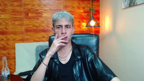 Snapshot of bastiaan_28 chatting on 12-24-24, 05:38 Bastian online show from 12-24-24, 05:38