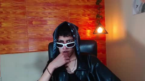 Snapshot of bastiaan_28 chatting on 02-17-25, 06:20 Bastian online show from 02-17-25, 06:20