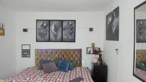 bastian_jones1 online show from 12-03-25, 07:01