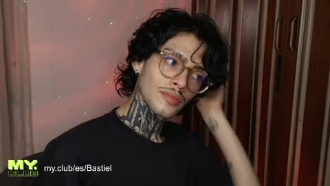 Snapshot of bastiel_ chatting on 04-25-26, 02:47 Bastiel online show from 04-25-26, 02:47