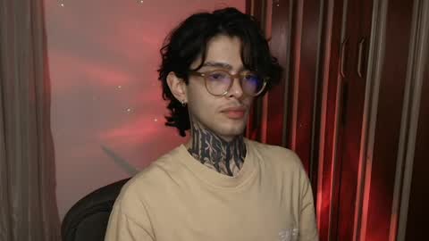 Snapshot of bastiel_ chatting on 05-24-26, 02:05 Bastiel online show from 05-24-26, 02:05