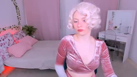 Snapshot of bat_laughing_bat chatting on 05-05-26, 11:29 Ask me online show from 05-05-26, 11:29