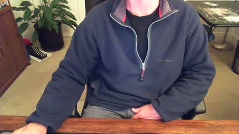 Snapshot of batebro13 chatting on 12-12-24, 02:11 BateBro13 online show from 12-12-24, 02:11