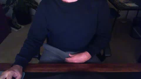 Snapshot of batebro13 chatting on 12-13-24, 03:21 BateBro13 online show from 12-13-24, 03:21