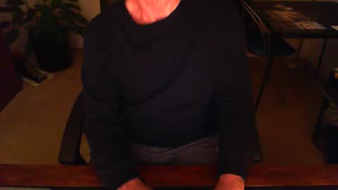 Snapshot of batebro13 chatting on 12-15-24, 03:20 BateBro13 online show from 12-15-24, 03:20