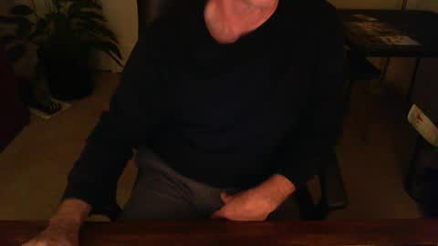 Snapshot of batebro13 chatting on 12-16-24, 12:49 BateBro13 online show from 12-16-24, 12:49