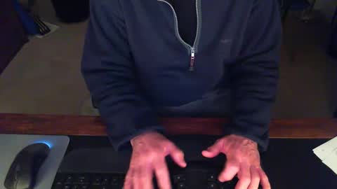 Snapshot of batebro13 chatting on 01-08-25, 03:28 BateBro13 online show from 01-08-25, 03:28