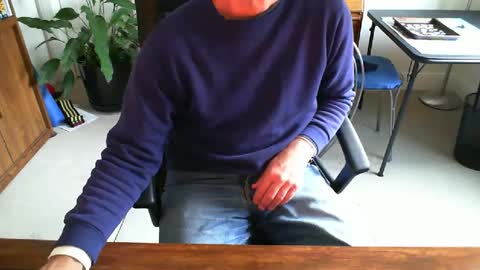 Snapshot of batebro13 chatting on 02-09-25, 09:06 BateBro13 online show from 02-09-25, 09:06