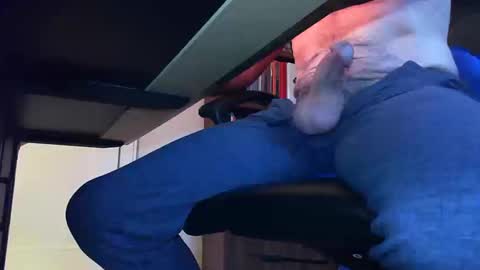 Snapshot of batebro13 chatting on 10-13-25, 02:28 BateBro13 online show from 10-13-25, 02:28