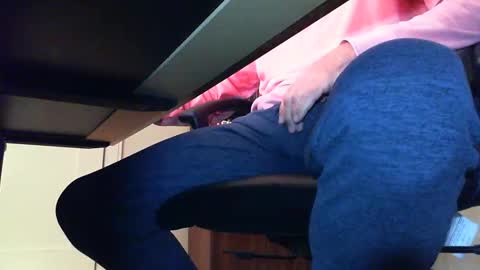 Snapshot of batebro13 chatting on 10-25-25, 03:07 BateBro13 online show from 10-25-25, 03:07