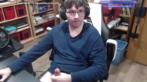 Snapshot of baterricky chatting on 11-02-25, 01:57 Ricky online show from 11-02-25, 01:57