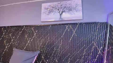    online show from 10-12-25, 02:54