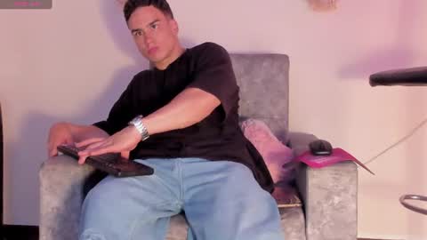 Snapshot of battista_turner chatting on 06-24-26, 08:08 battista online show from 06-24-26, 08:08