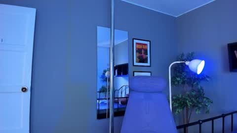 BAYONETTA DOLL  online show from 01-07-26, 12:29