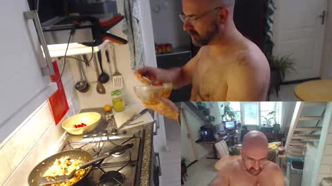 Snapshot of bazzz_8 chatting on 10-22-25, 03:34 bazzz_8 online show from 10-22-25, 03:34