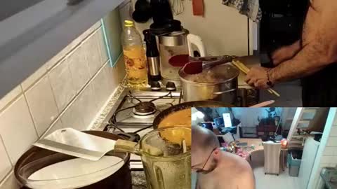 Snapshot of bazzz_8 chatting on 02-07-26, 04:43 bazzz_8 online show from 02-07-26, 04:43