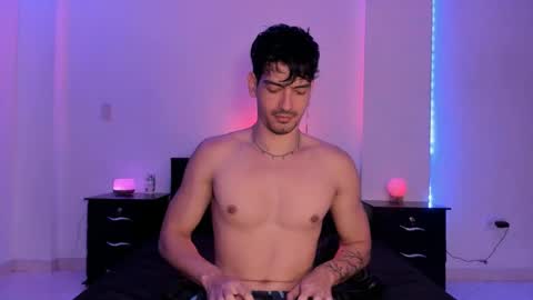 Valentino online show from 01-02-25, 09:07