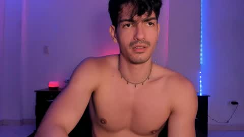 Valentino online show from 01-06-25, 12:05