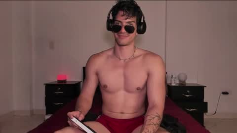 Valentino online show from 03-09-25, 12:21