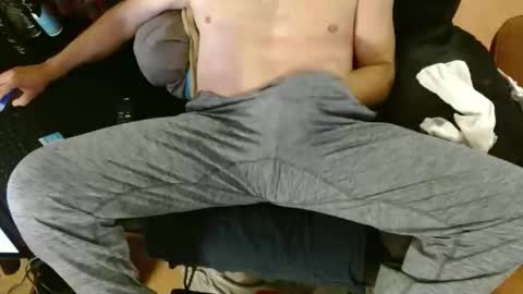 bbboooyyy11 online show from 10-22-25, 01:50