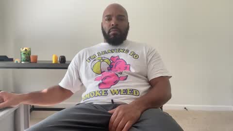 Snapshot of bbcfun44 chatting on 10-27-25, 04:00 Zaddy online show from 10-27-25, 04:00