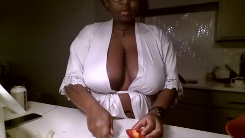 Snapshot of bbgirlcocoa chatting on 05-16-26, 06:07 bbgirlcocoa online show from 05-16-26, 06:07