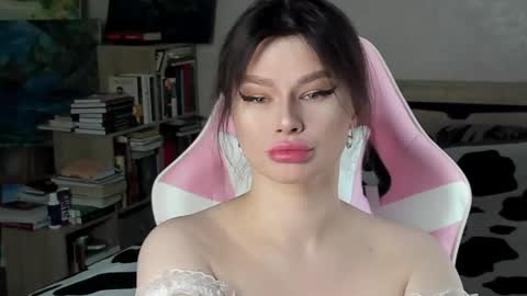 Snapshot of bbj_one chatting on 05-18-26, 03:57 bbj_one online show from 05-18-26, 03:57