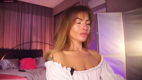 Snapshot of bbpls_ chatting on 01-17-26, 12:54 bbpls_ online show from 01-17-26, 12:54