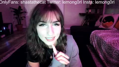 Snapshot of bbshasta chatting on 02-28-25, 03:26 Shasta online show from 02-28-25, 03:26