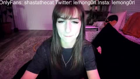 Snapshot of bbshasta chatting on 10-11-25, 04:55 Shasta online show from 10-11-25, 04:55