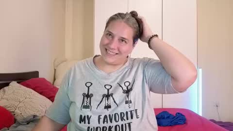 Love online show from 09-29-25, 09:41