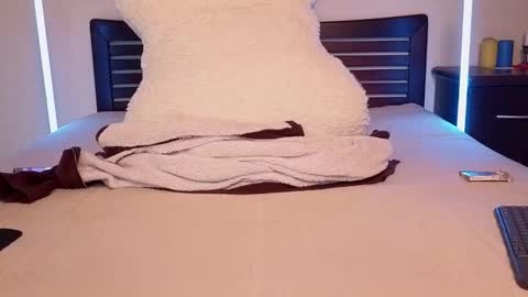 Love online show from 11-29-25, 02:03