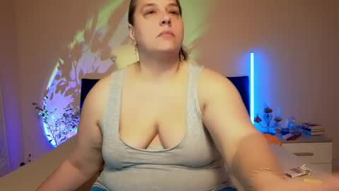 Love online show from 04-18-26, 02:15