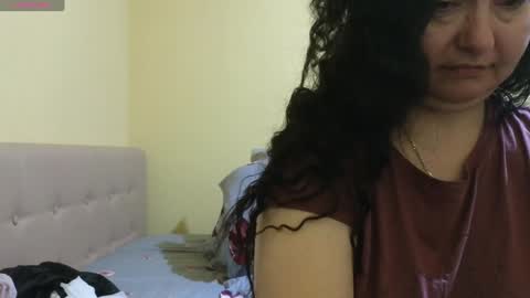 Snapshot of bbw_milf_4u chatting on 02-06-25, 06:40 Emma online show from 02-06-25, 06:40