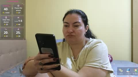 Snapshot of bbw_milf_4u chatting on 02-07-25, 11:01 Emma online show from 02-07-25, 11:01