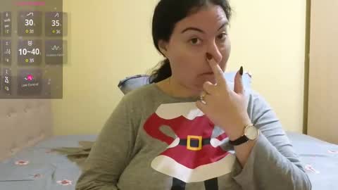 Snapshot of bbw_milf_4u chatting on 02-15-25, 06:33 Emma online show from 02-15-25, 06:33